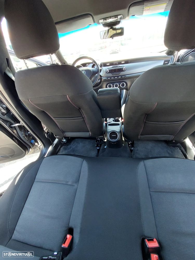 Alfa Romeo Giulietta 1.6 JTDM Veloce - 17