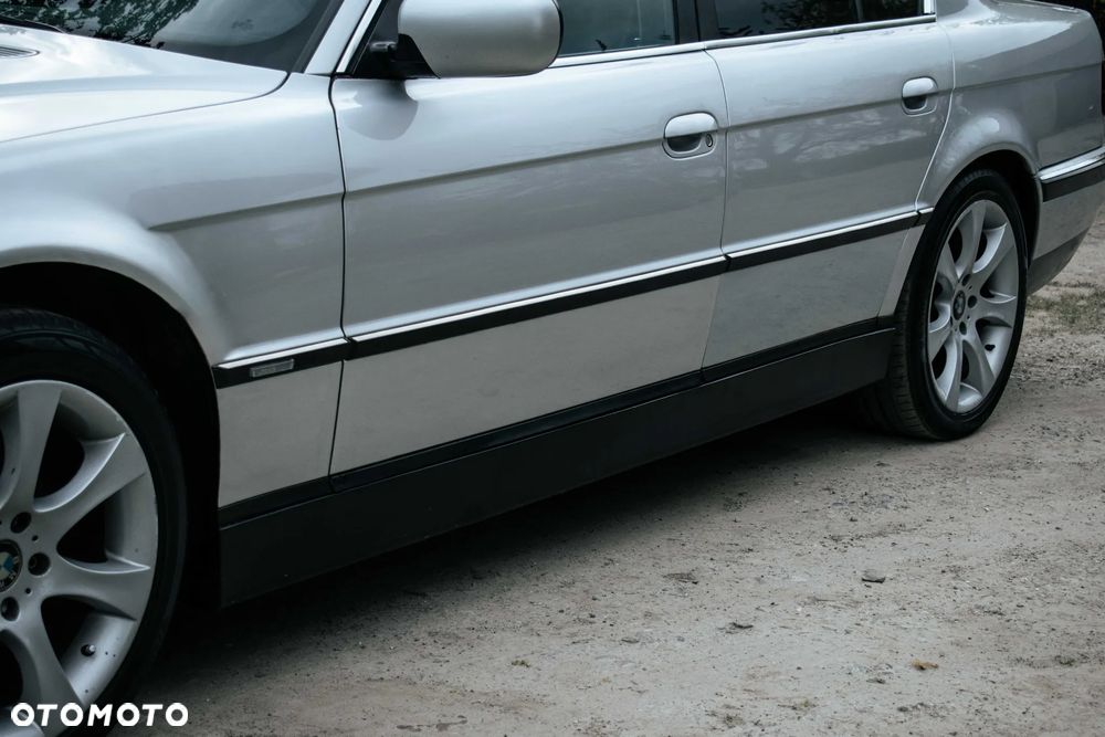 BMW Seria 7 - 31