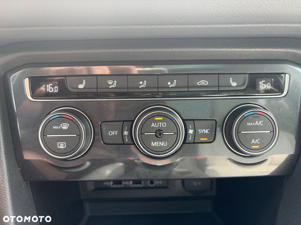 Volkswagen Tiguan - 19