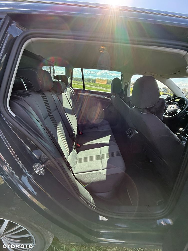 Volkswagen Golf - 31