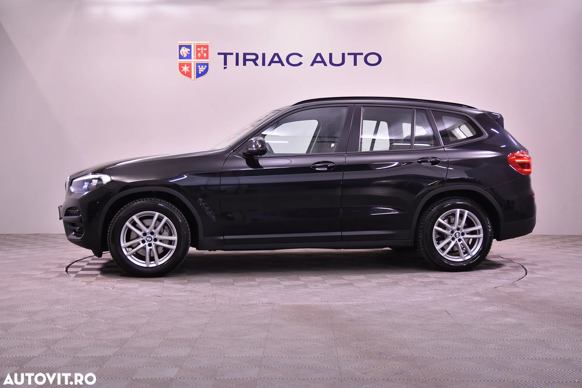 BMW X3 xDrive30i AT - 2