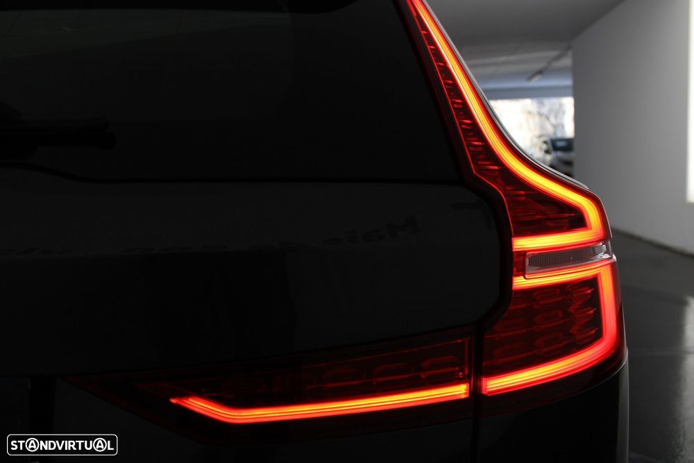 Volvo V60 2.0 T8 AWD TE Momentum Plus - 31