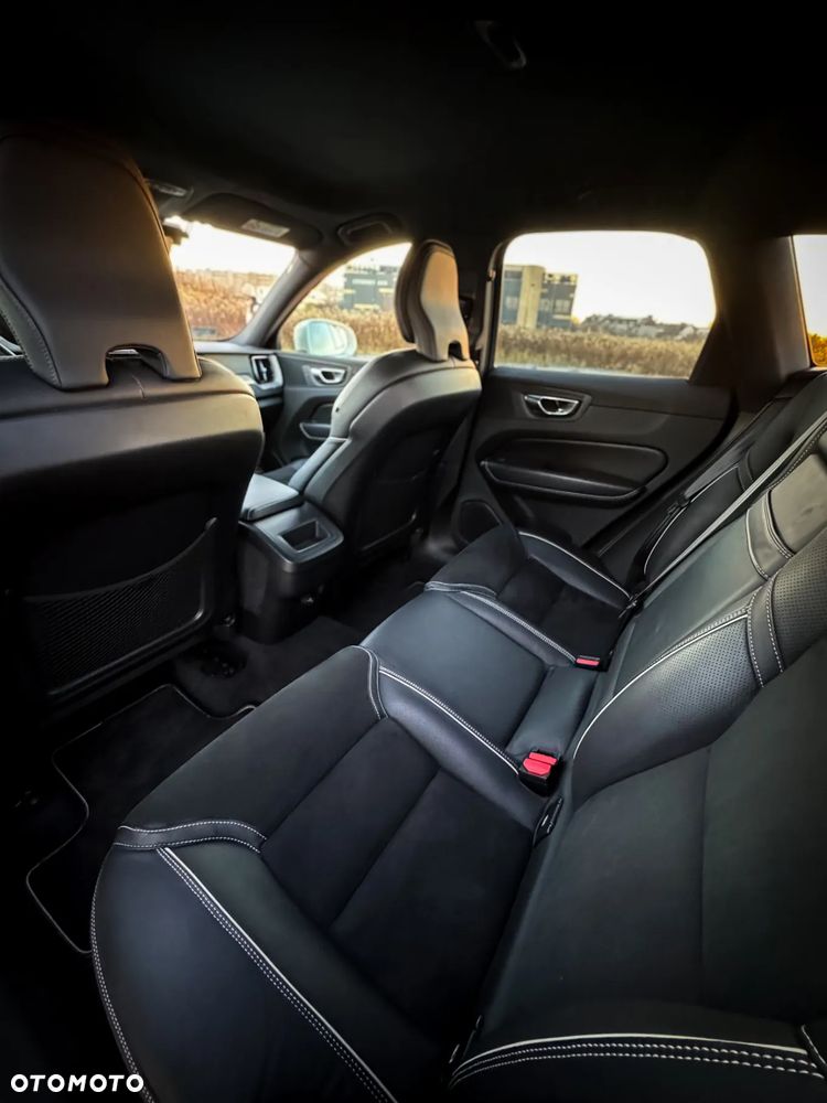 Volvo XC 60 T5 AWD R-Design - 7