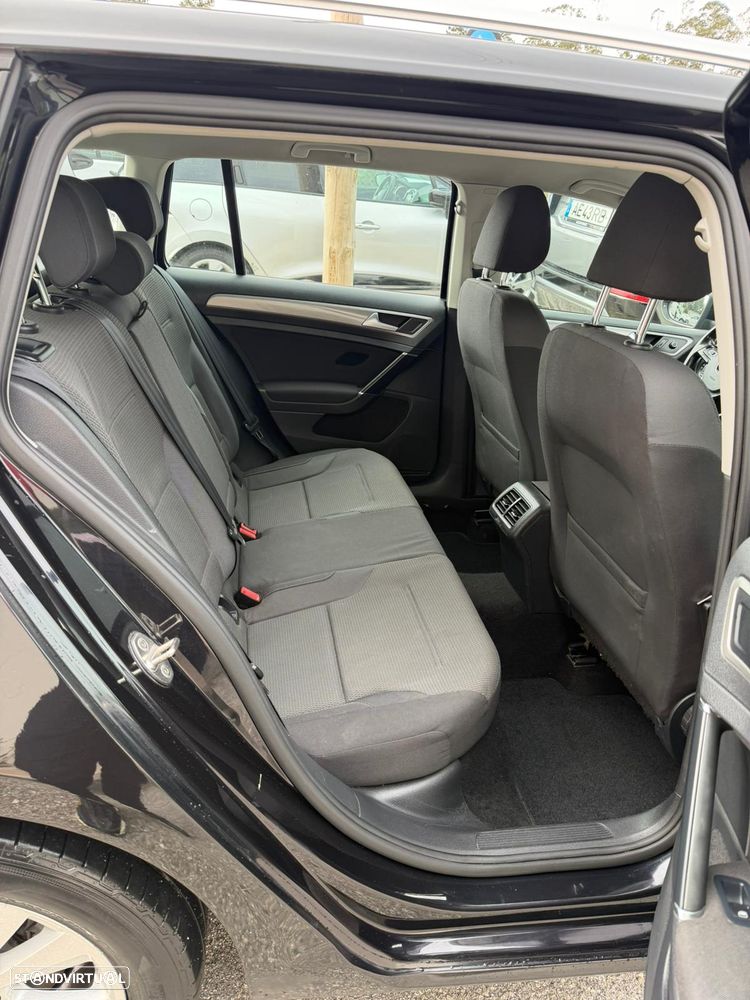 VW Golf Variant - 12