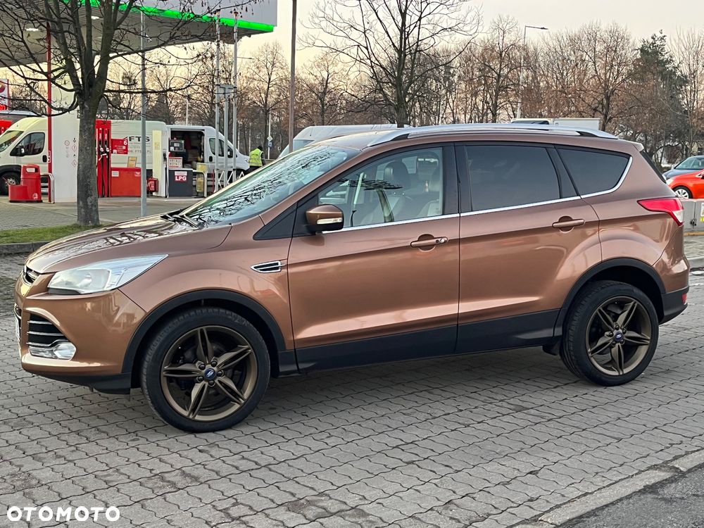 Ford Kuga 1.6 EcoBoost 2x4 Titanium - 4