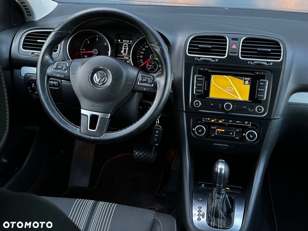 Volkswagen Golf 1.6 TDI Comfortline DSG - 15