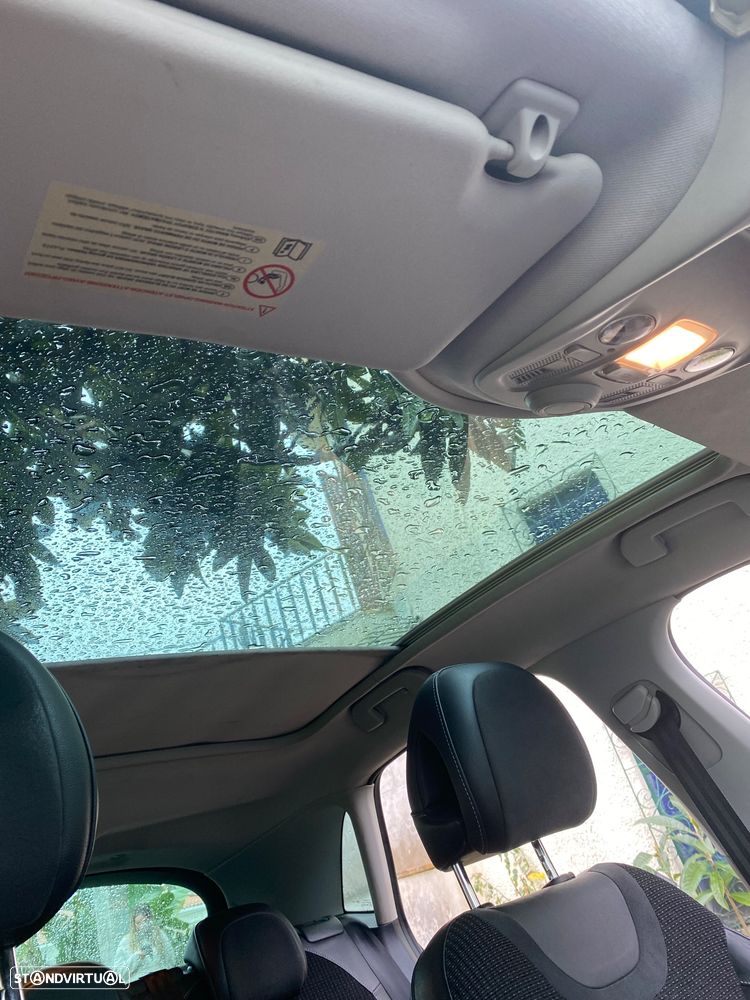 Citroën C4 1.6 e-HDi Exclusive CMP6 - 18