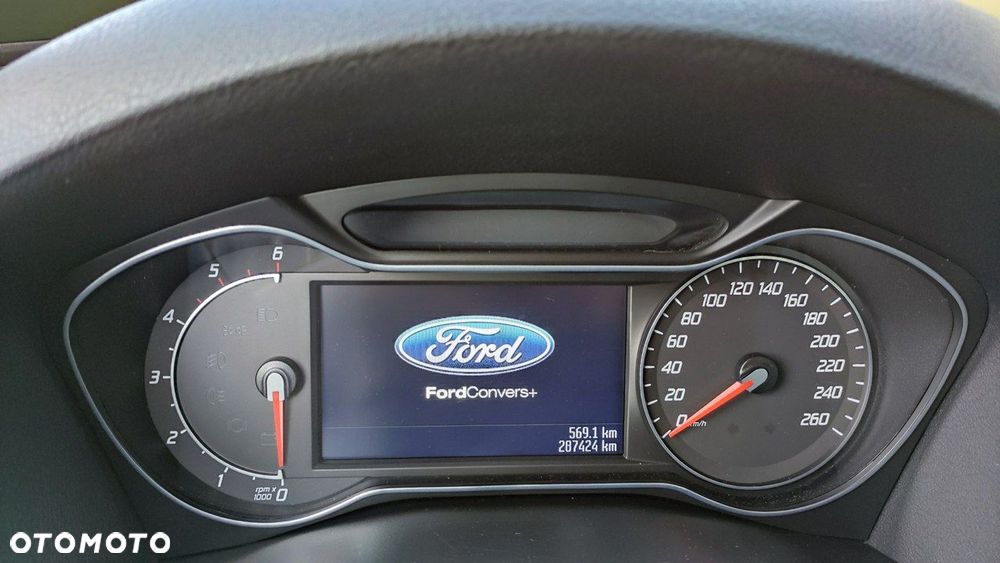 Ford Mondeo - 38