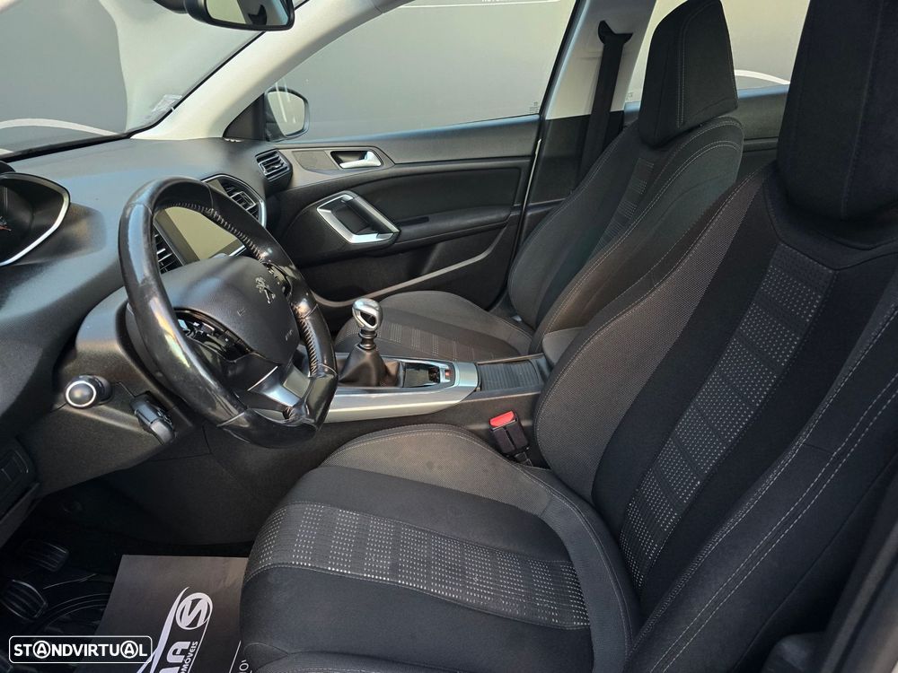 Peugeot 308 1.6 BlueHDi Active J17 - 16