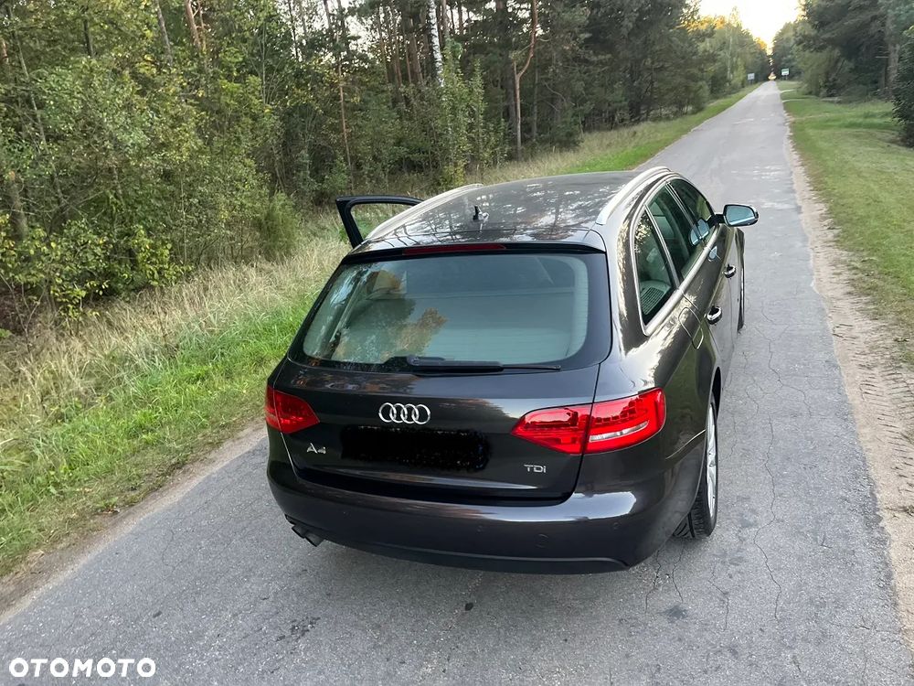 Audi A4 Avant 2.0 TDI DPF Ambition - 32