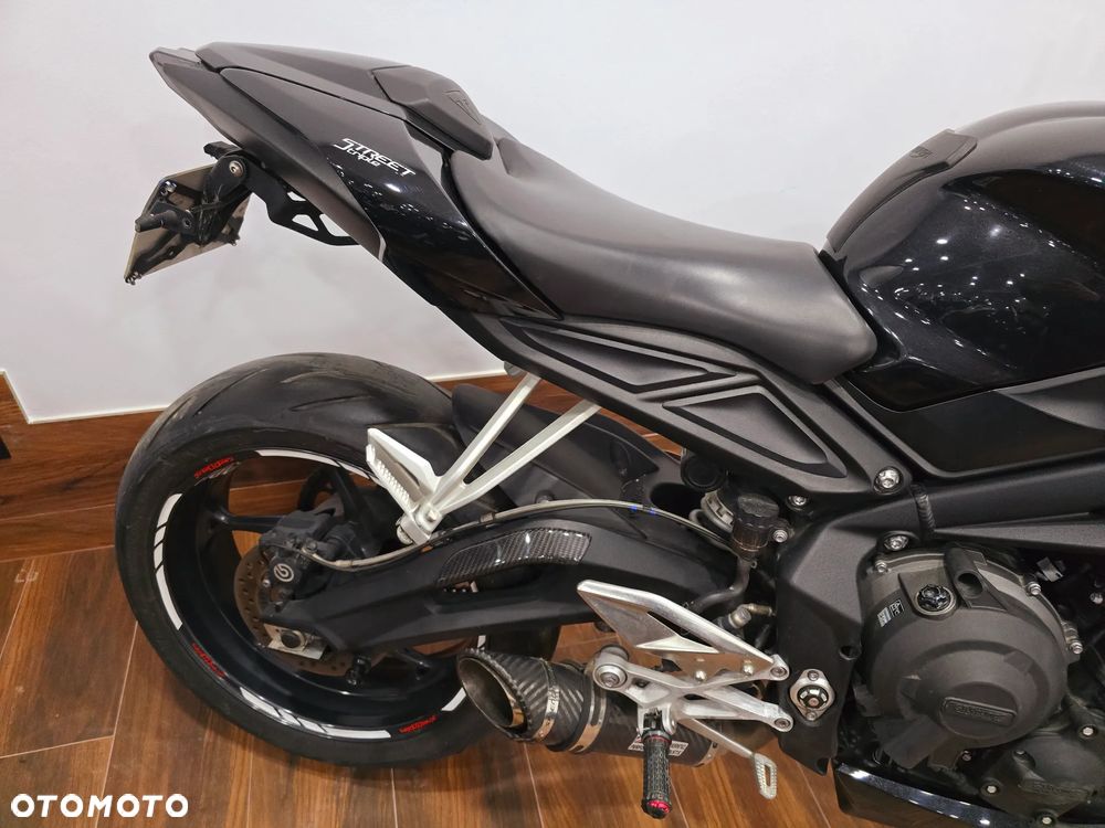 Triumph Street Triple - 14