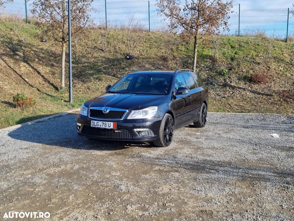 Skoda Octavia Combi 2.0 TDI DPF RS - 2