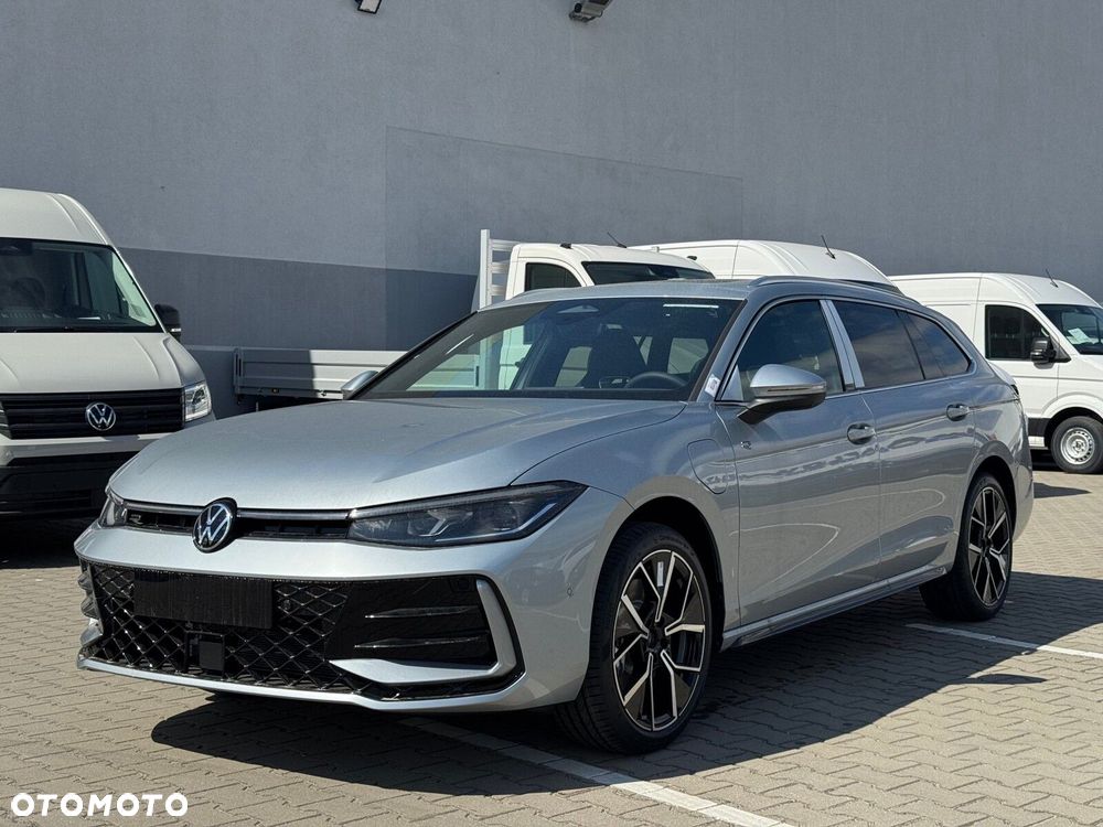 Volkswagen Passat Variant 1.5 TSI eHybrid PHEV 200kW R-Line Plus DSG - 2