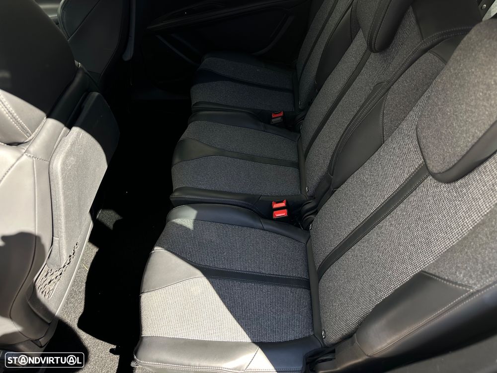 Peugeot 5008 1.2 PureTech Allure EAT8 - 22