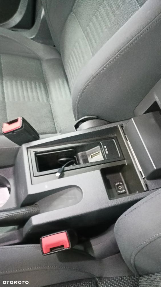 Volkswagen Touran 1.4 TSI Highline DSG - 19