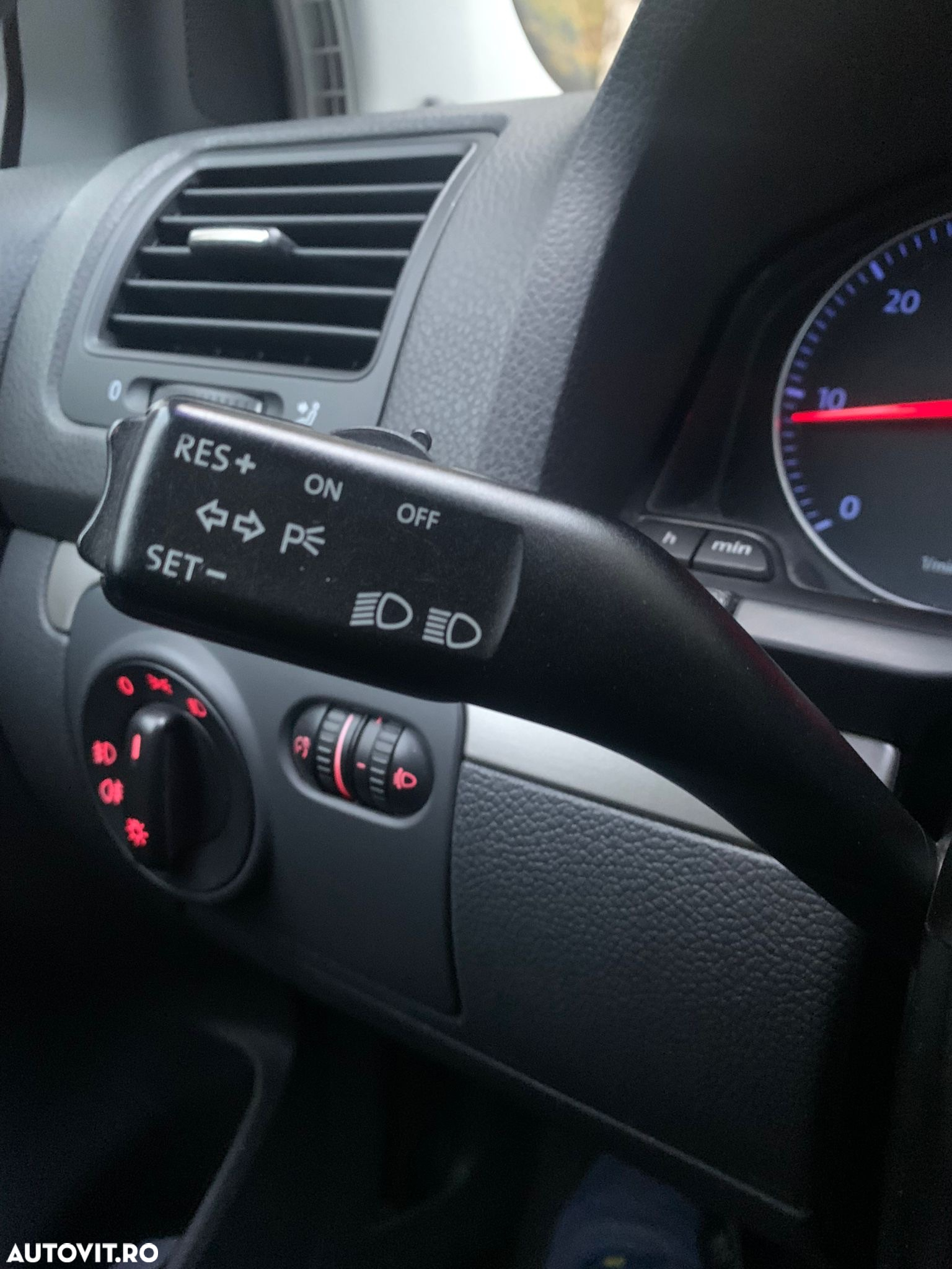 Volkswagen Golf 2.0 TDI Comfortline - 6