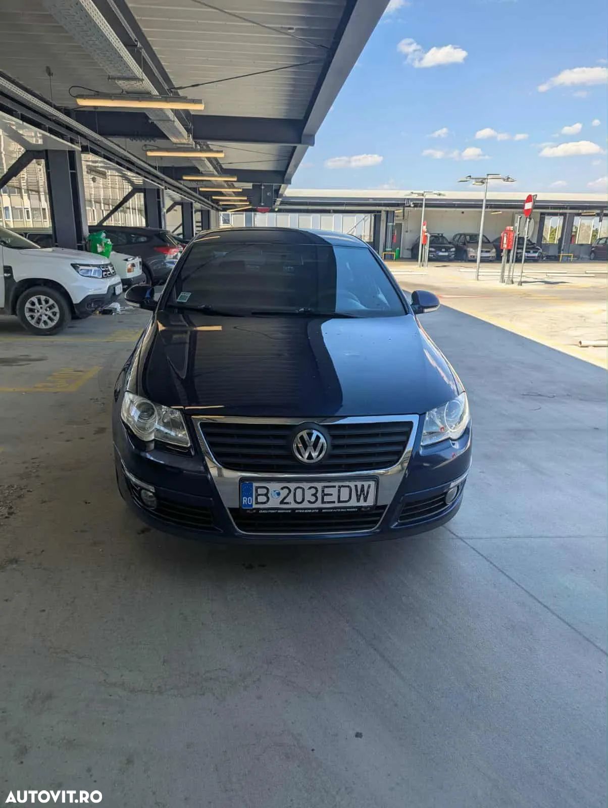 Volkswagen Passat 2.0TDI Comfortline DPF Bluemotion Technology - 1