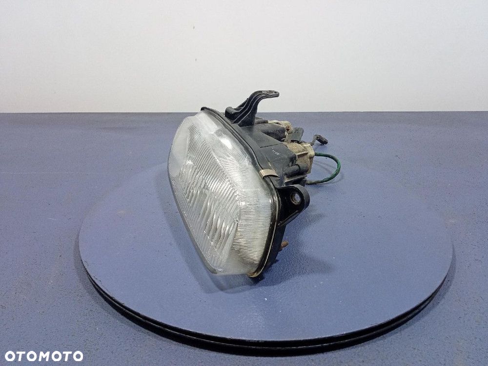 MAZDA 323F BA 94- REFLEKTOR PRAWY LAMPA PRZÓD 110-61708 - 2