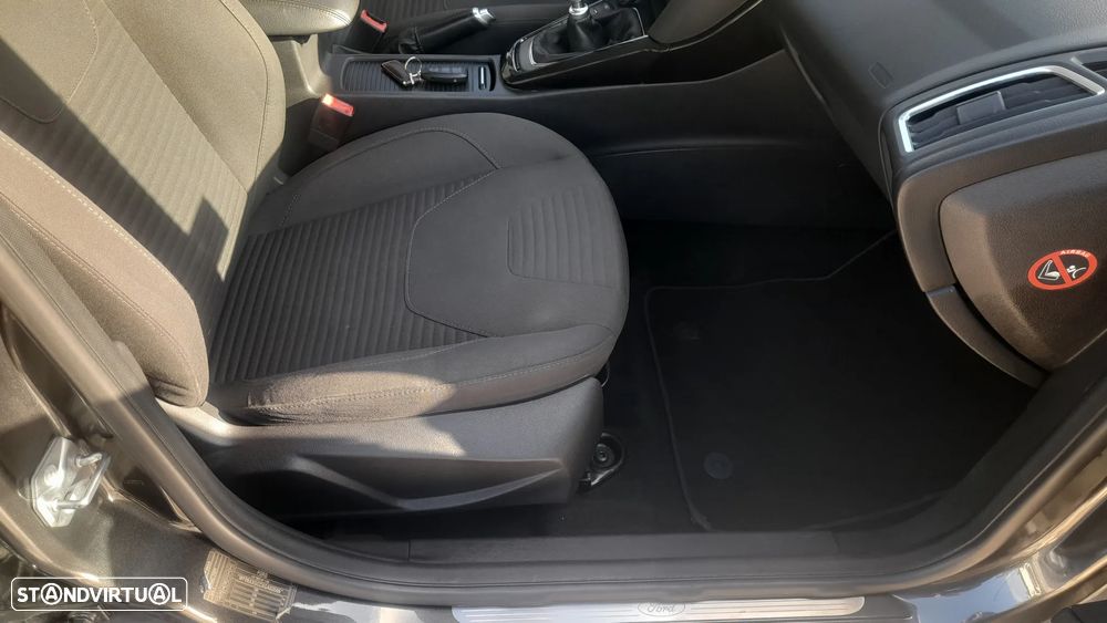 Ford Focus SW 1.0 SCTi Titanium - 47