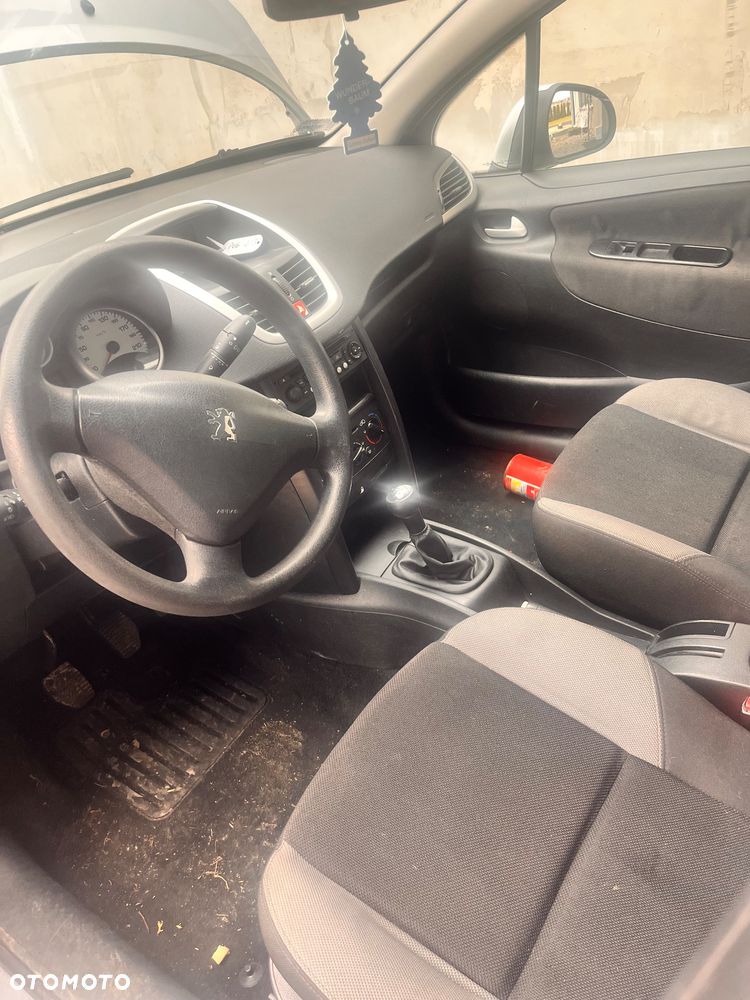 Peugeot 207 1.4 16V Presence - 6