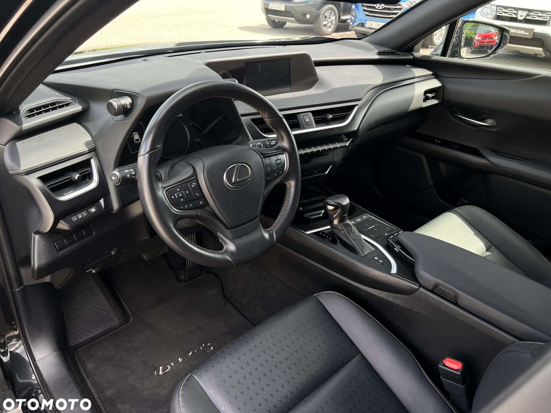 Lexus UX - 9