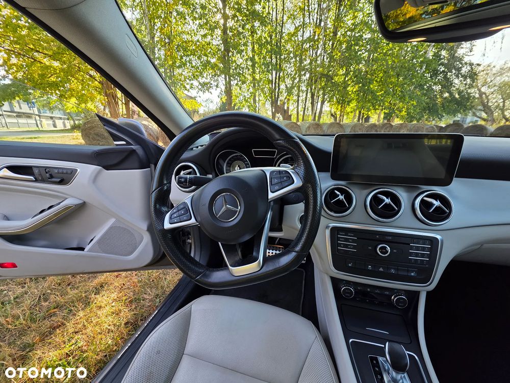 Mercedes-Benz CLA - 10