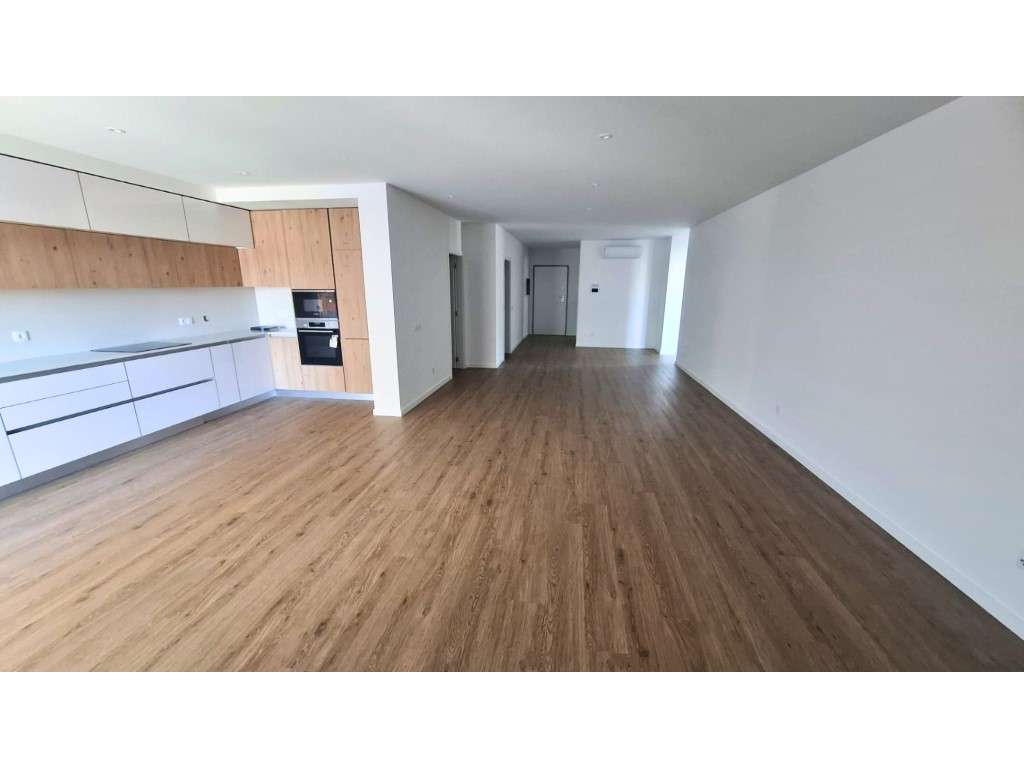T3 Novo com Garagem, Piscina e Vista Nazaré no Prédio 'Brisa do Atl... - Grande imagem: 3/9