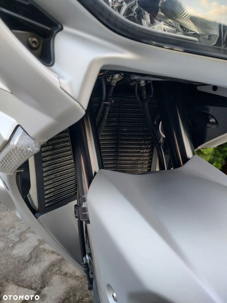Yamaha FJR - 12