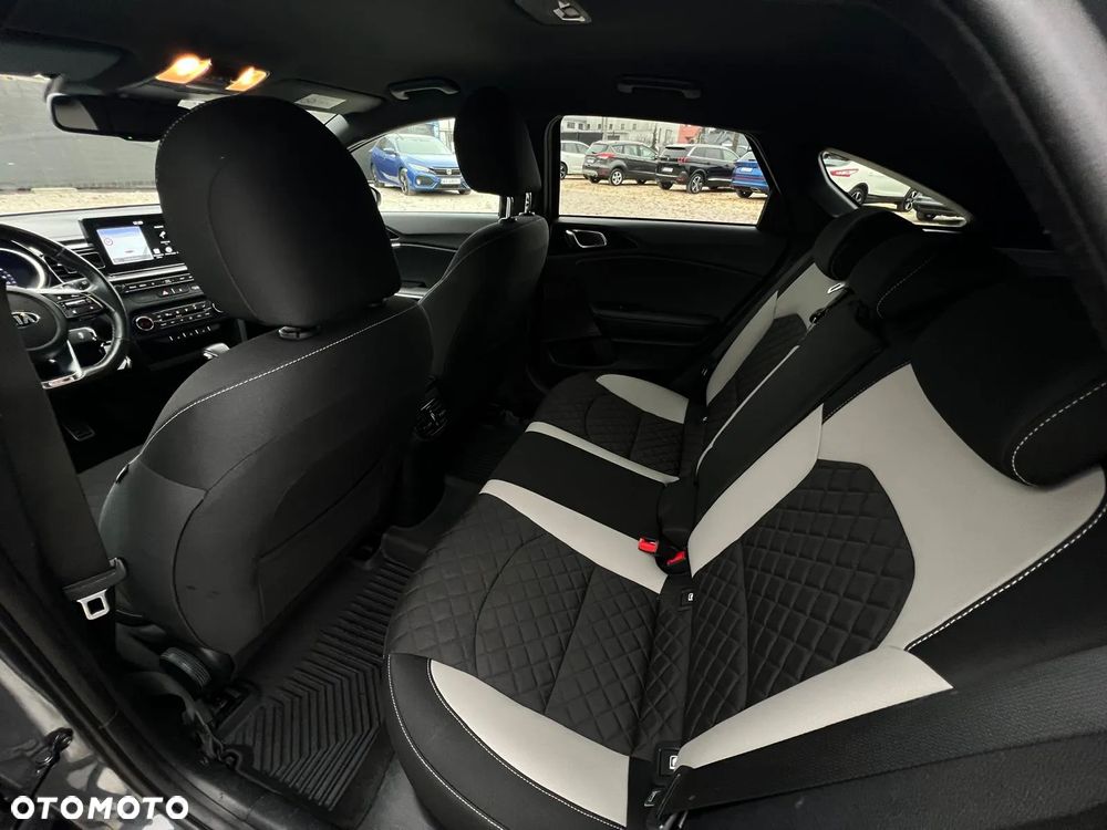 Kia ProCeed 1.4 T-GDI DCT7 OPF GT LINE - 17