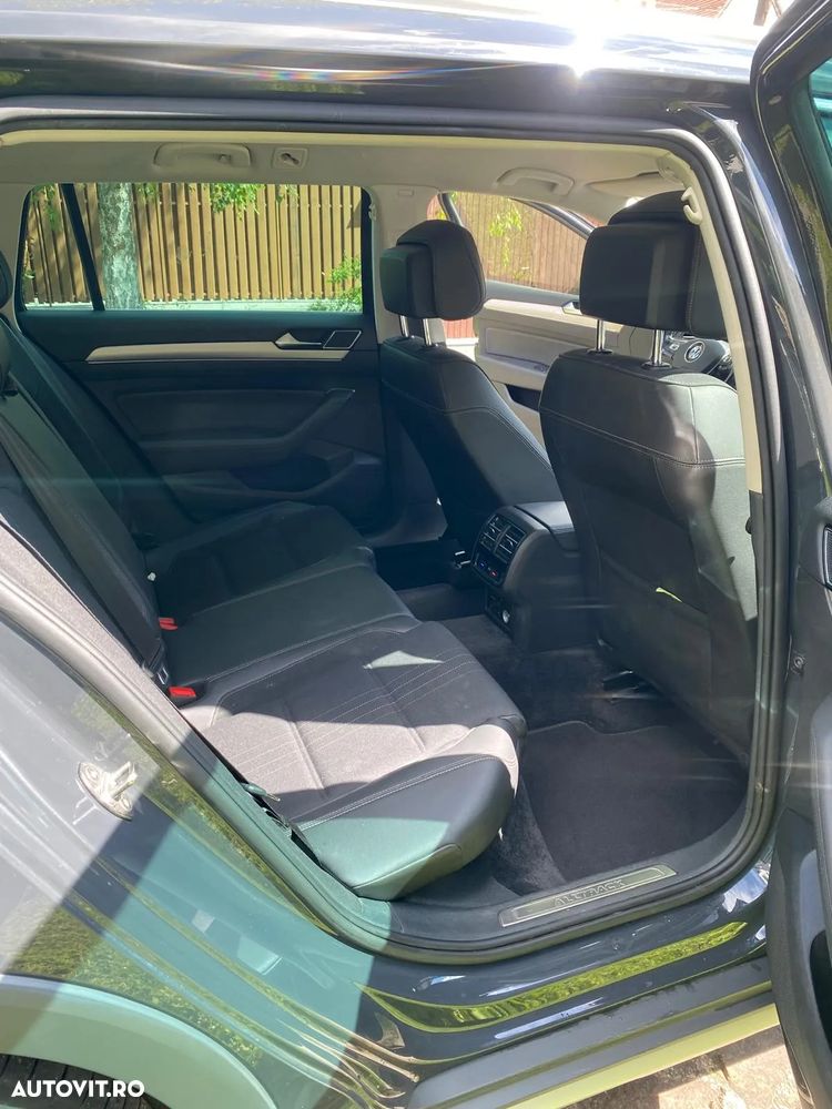 Volkswagen Passat Variant 2.0 TDI DSG 4Motion Highline - 9