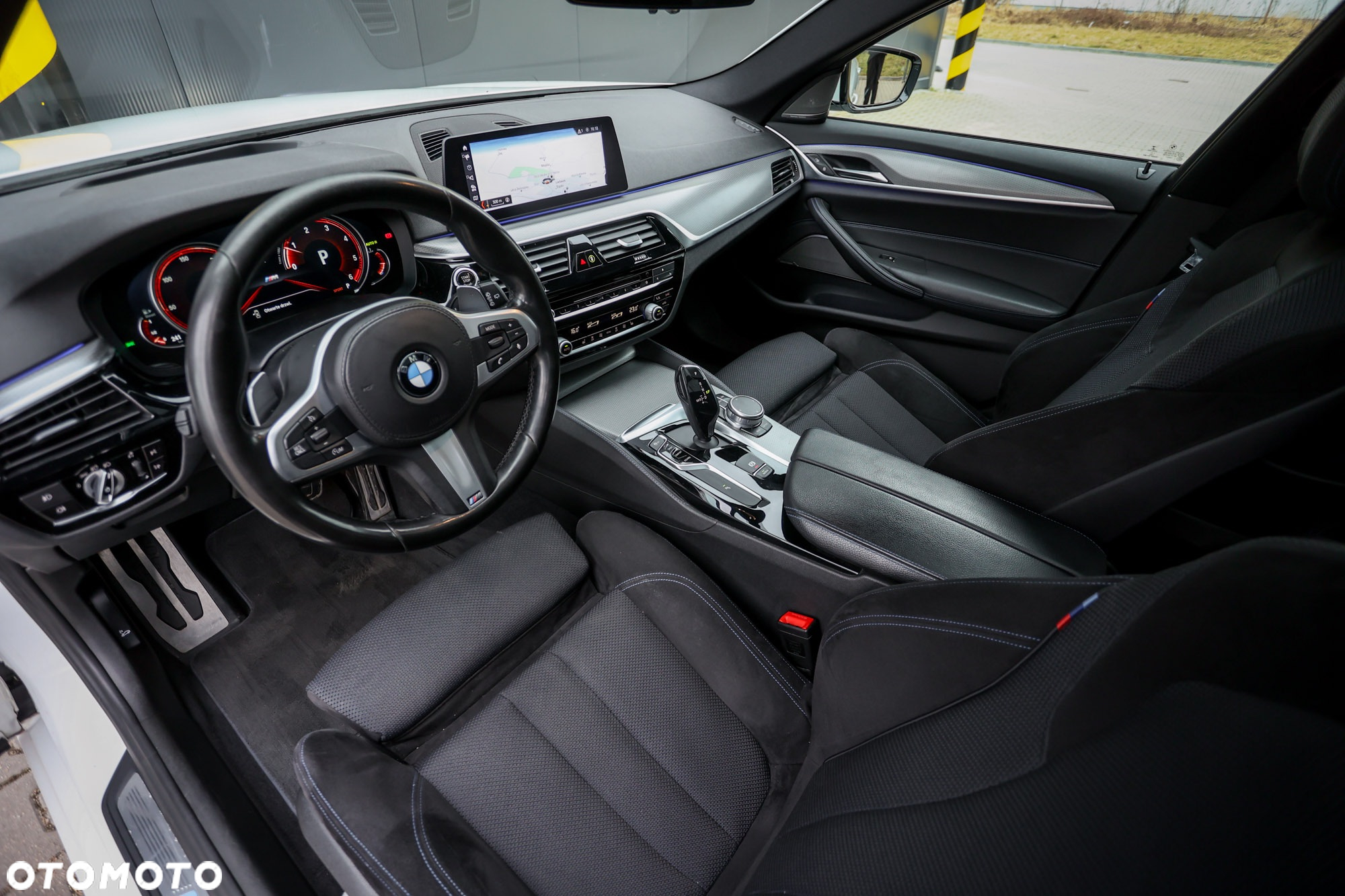 BMW Seria 5 520d Touring M Sport Edition - 17