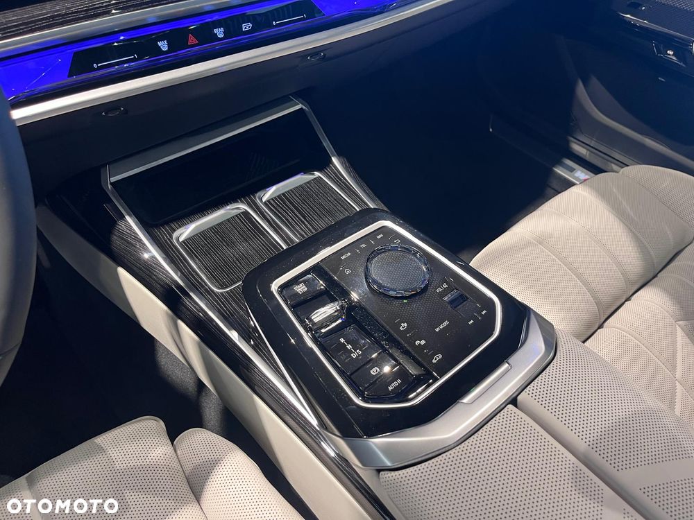 BMW Seria 7 740d xDrive mHEV sport - 19