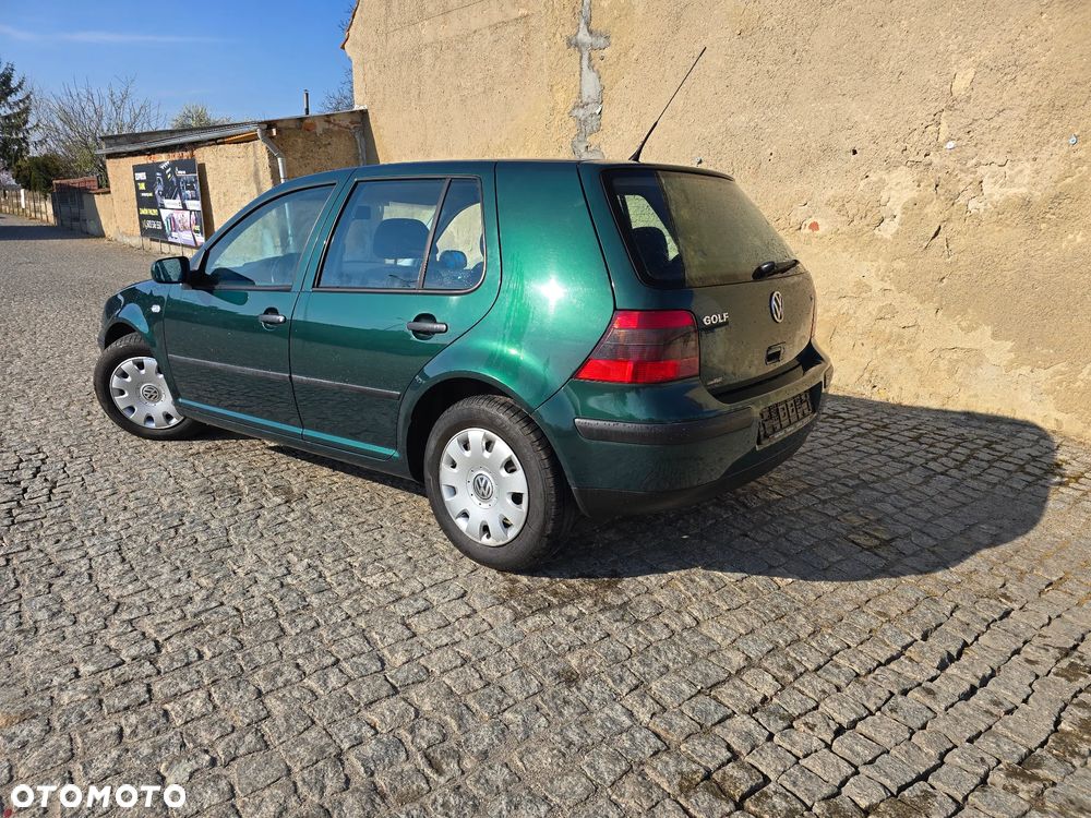 Volkswagen Golf 1.6 - 10