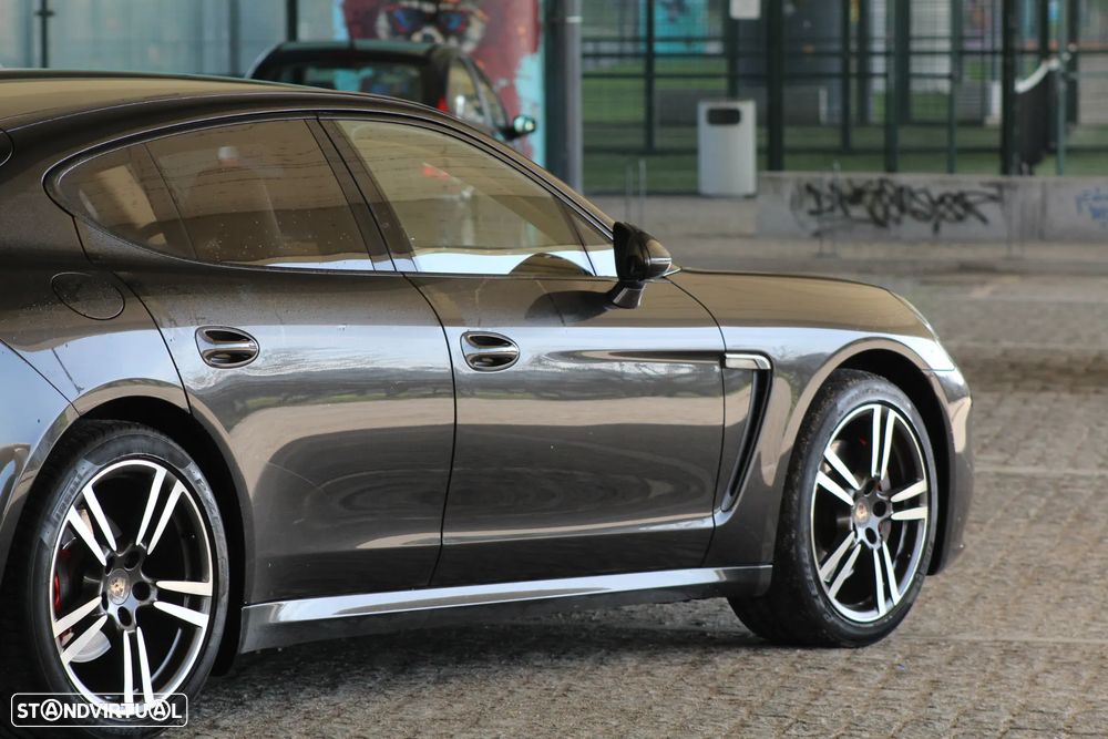 Porsche Panamera Platinum Edition - 8