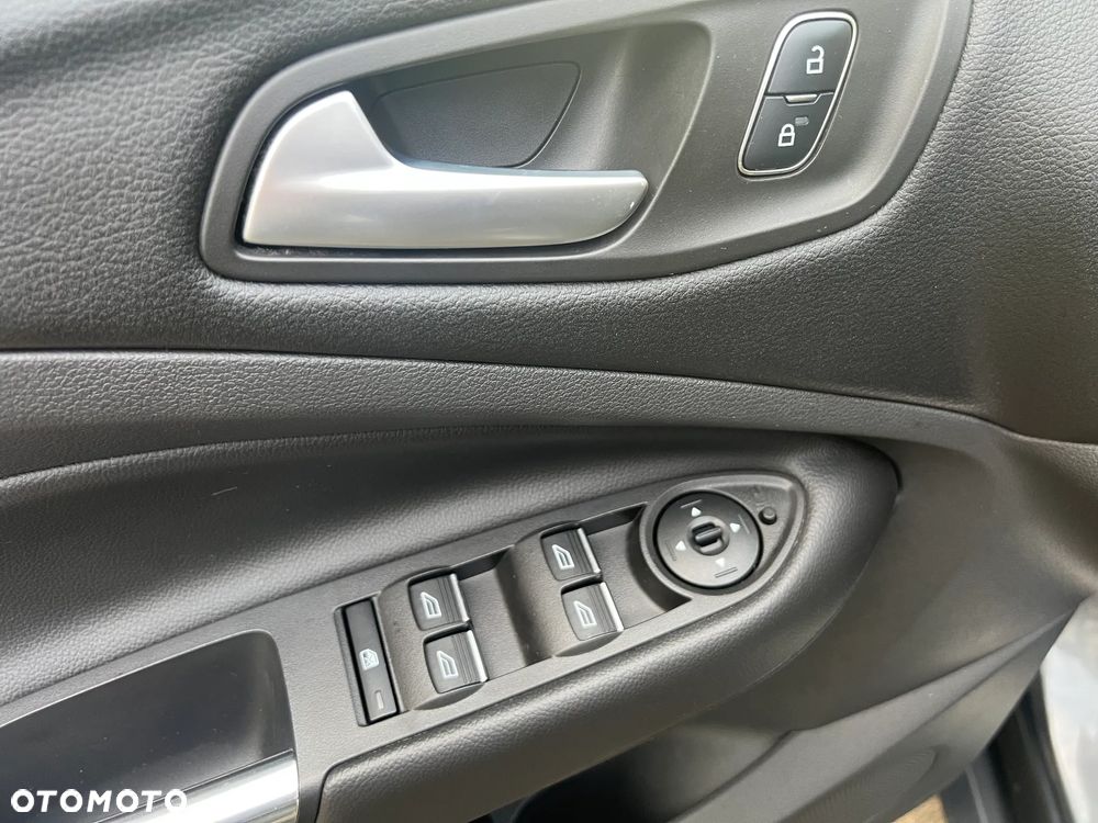 Ford Kuga 1.5 EcoBoost 2x4 ST-Line - 23