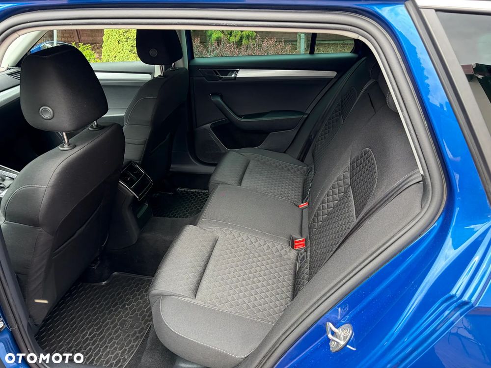 Skoda Superb 2.0 TDI SCR Style DSG - 13