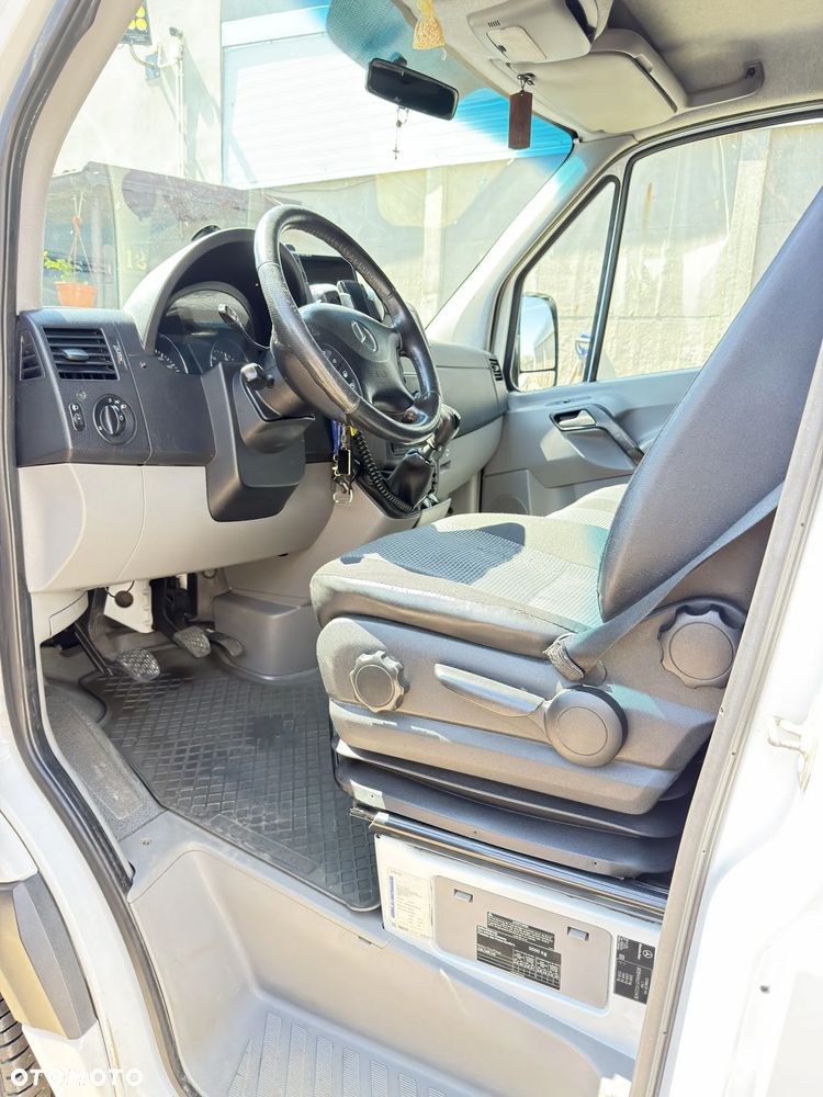 Mercedes-Benz Sprinter - 22