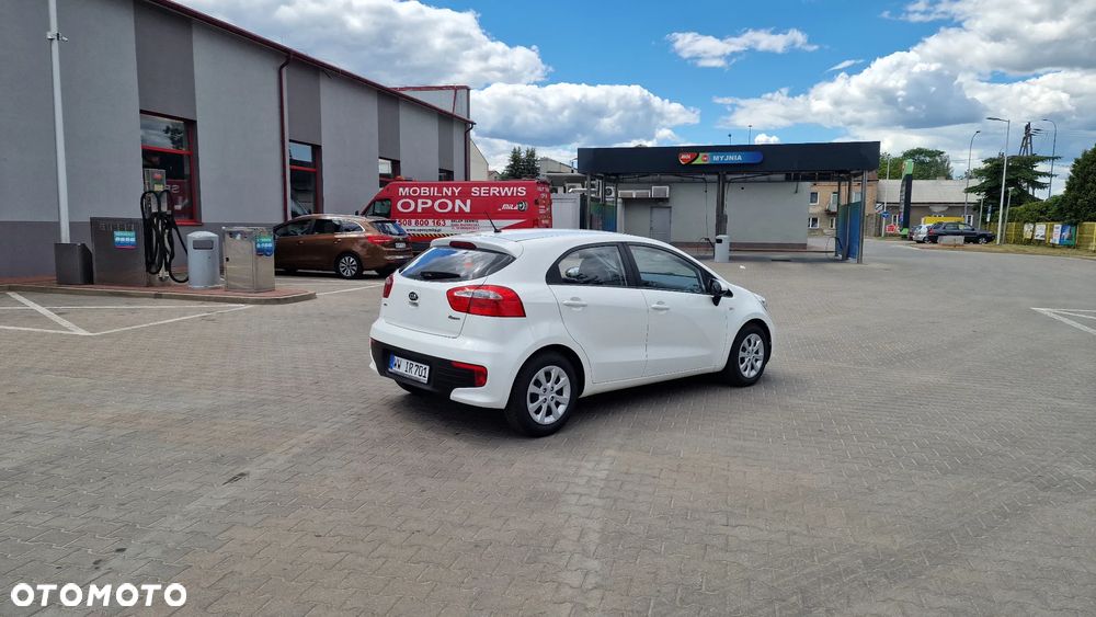 Kia Rio 1.2 Attract - 3