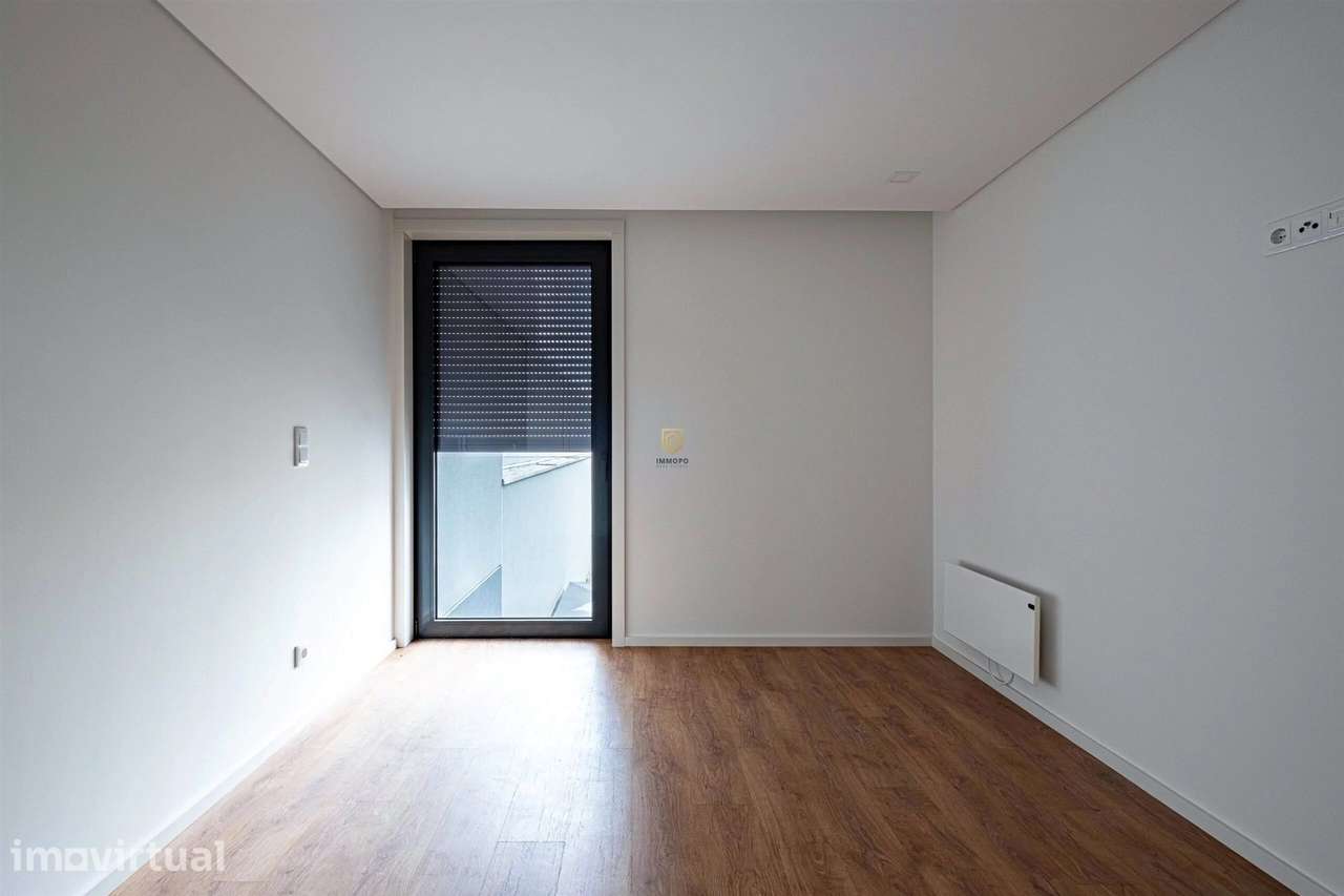 T1 Moderno para Arrendamento no Porto | Varanda e Lugar de Garagem | J - Grande imagem: 4/13