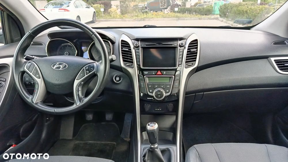 Hyundai i30 1.6 CRDi Classic + - 21