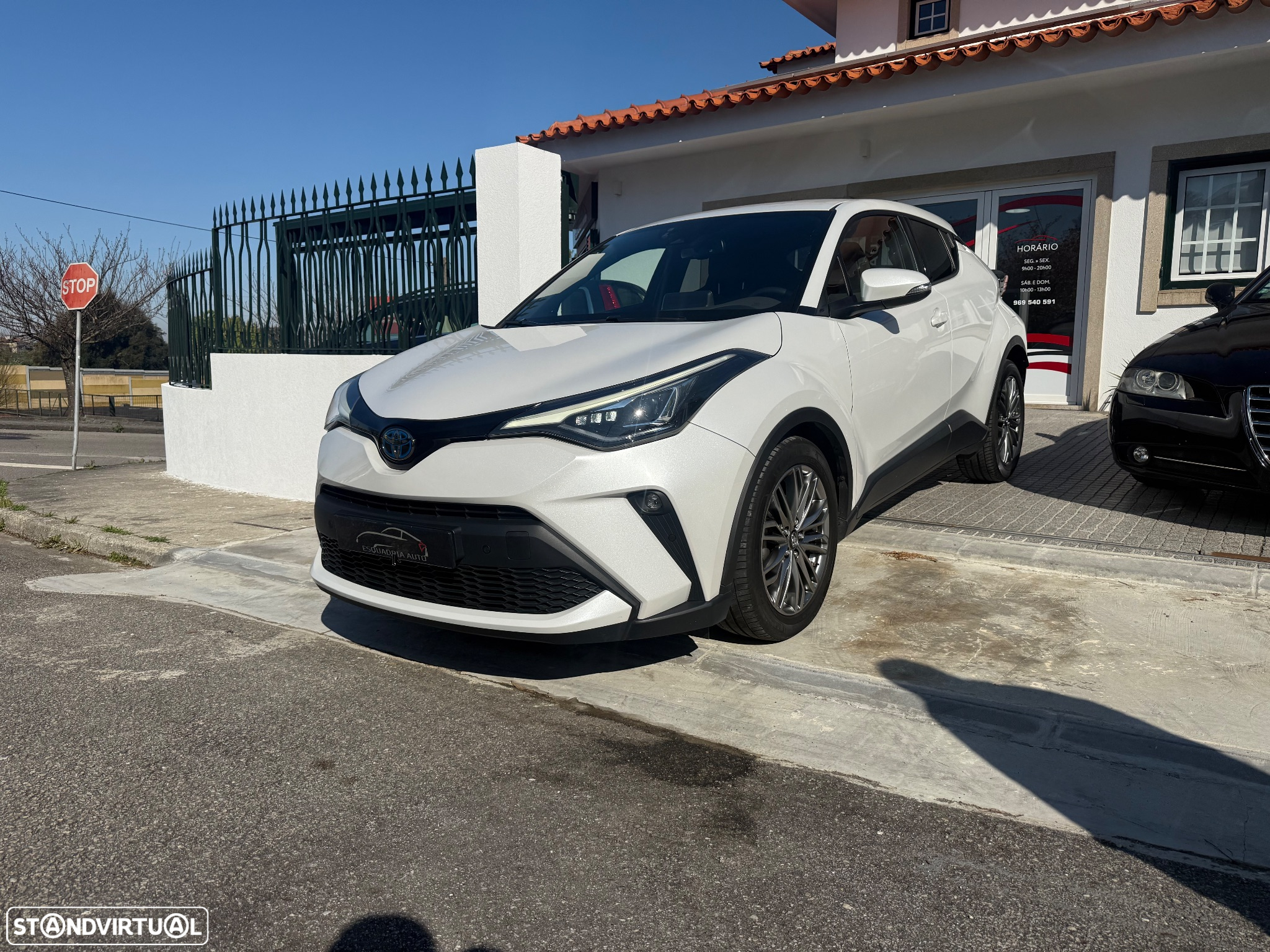 Toyota C-HR 1.8 Hybrid Square Collection - 2