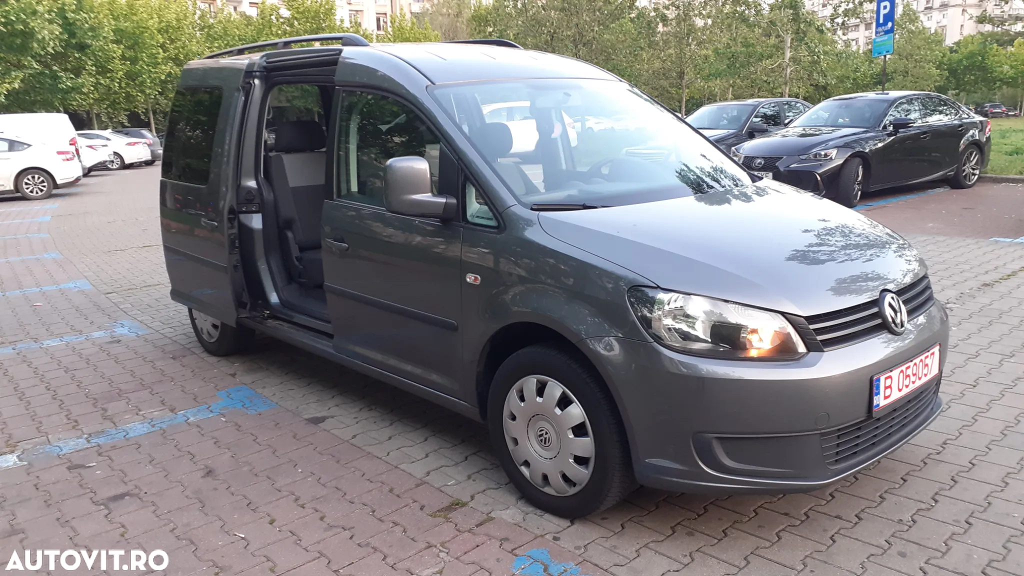 Volkswagen Caddy Maxi 1.6 TDI BlueMotion Comfortline - 11