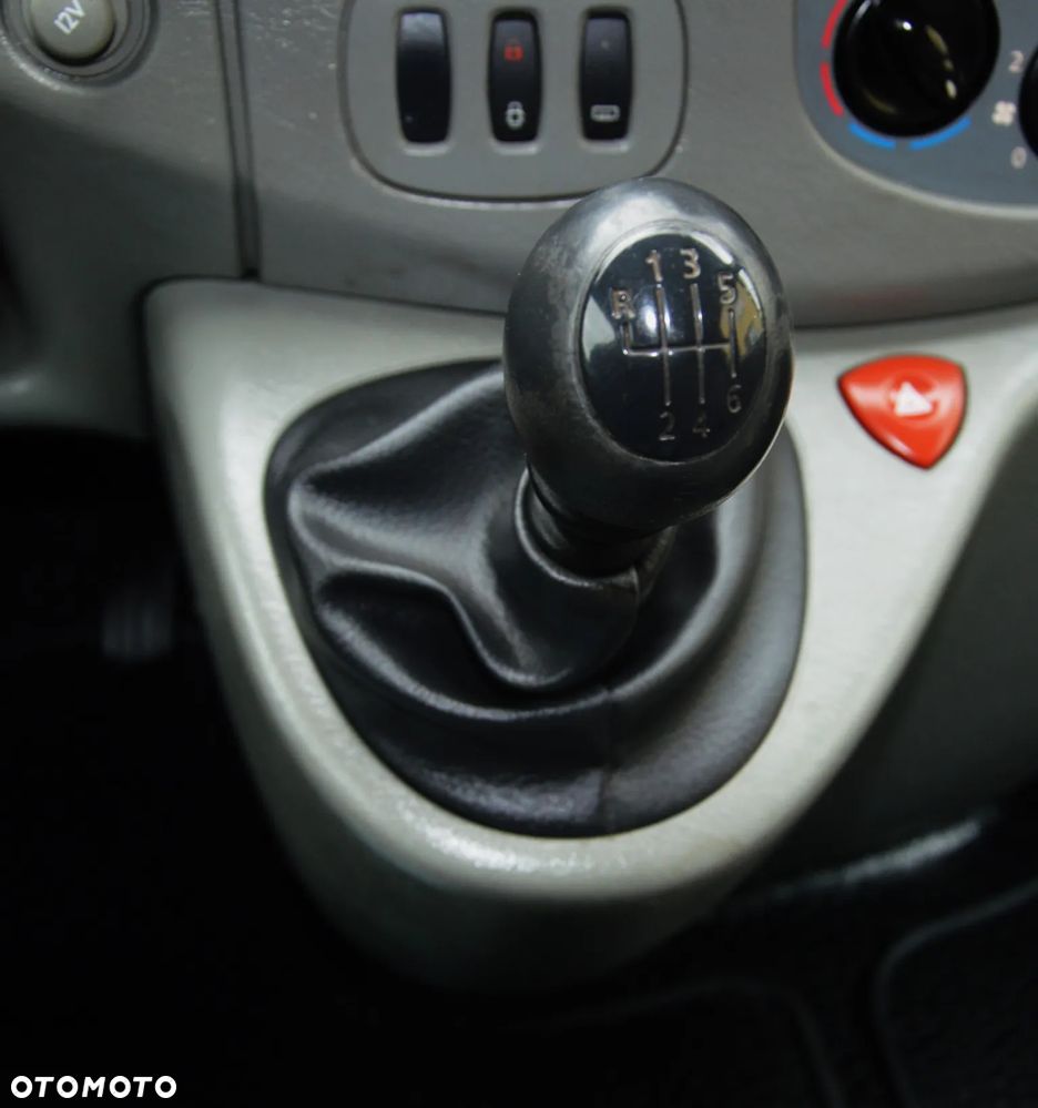 Nissan Primastar - 27