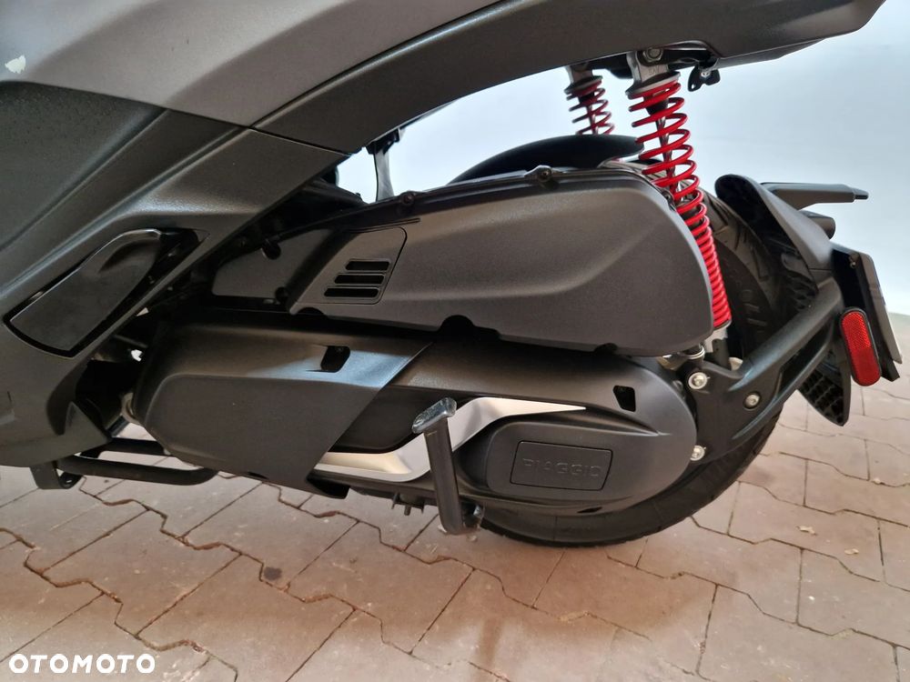 Piaggio MP-3 - 28