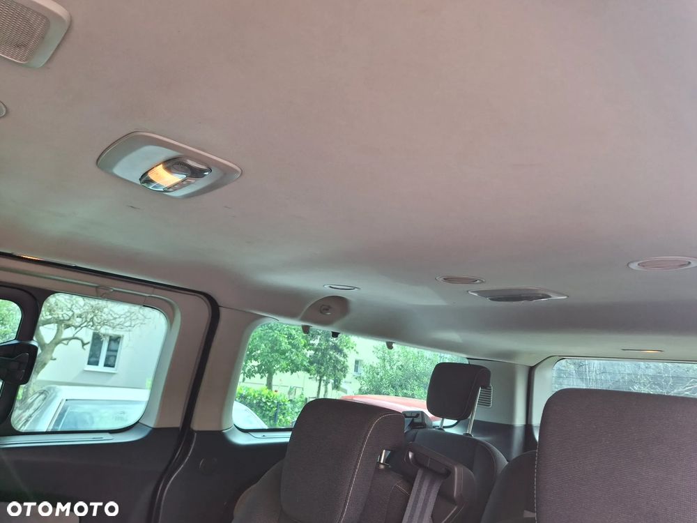 Ford Tourneo Custom - 11