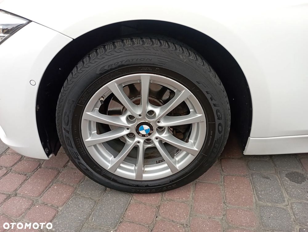 BMW Seria 3 318i - 28
