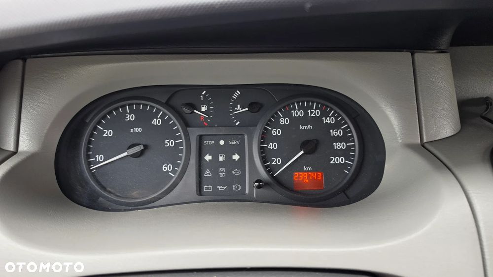 Renault Trafic Passenger - 19
