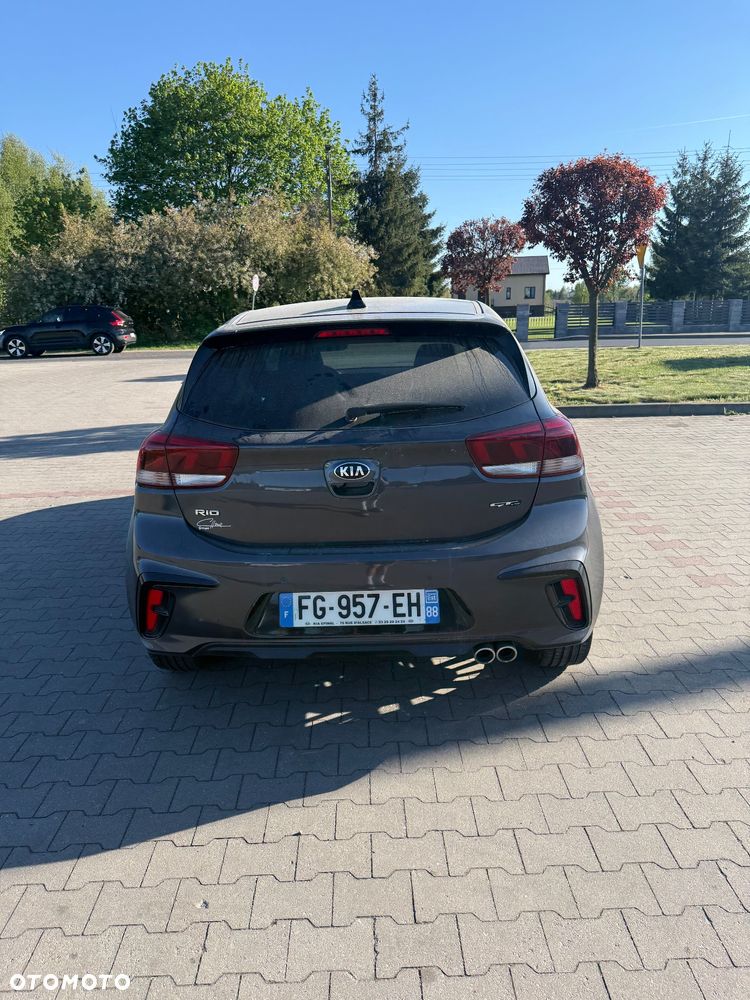 Kia Rio - 5