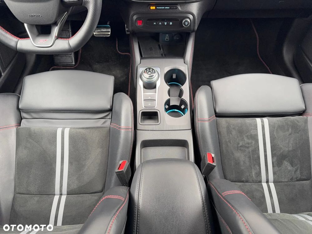 Ford Focus 2.3 EcoBoost ST X - 14