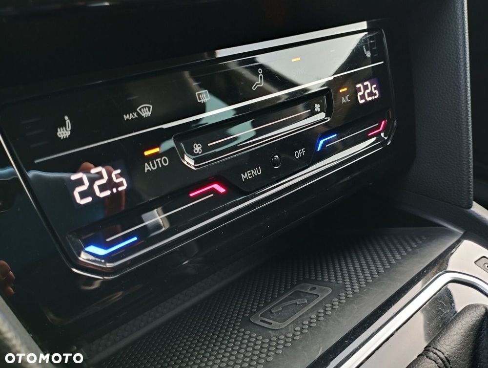 Volkswagen Passat Variant 2.0 TDI Elegance DSG - 21